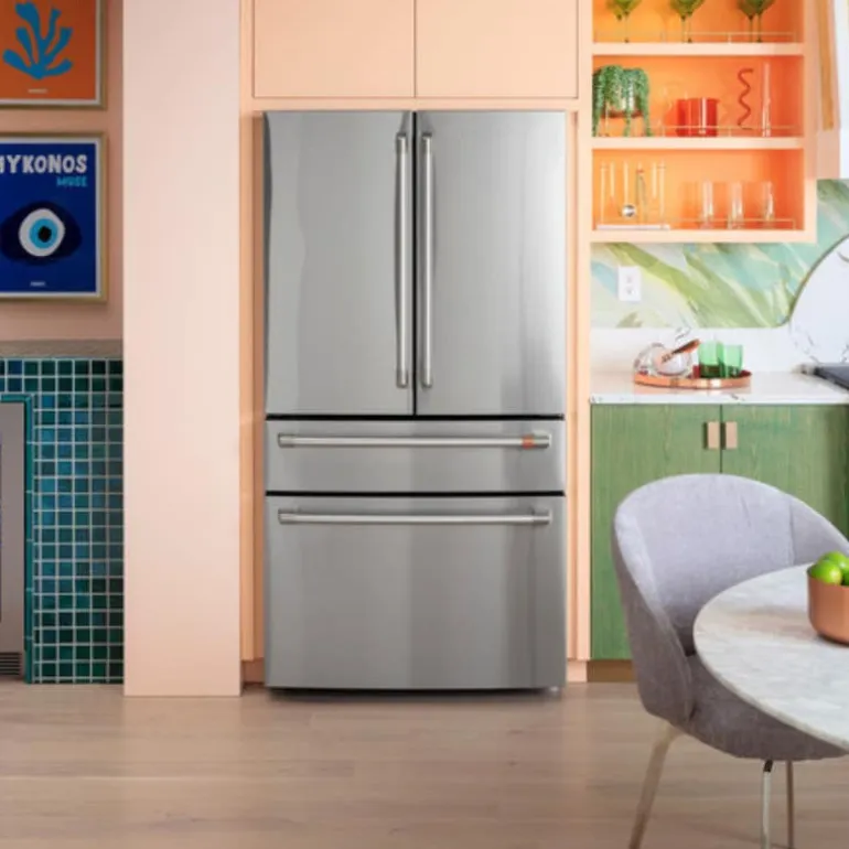 CAFE 23,2 Cu Ft 36 In Refrigerator Stainless Steel Bottom Freezer, French door - CJE23DP2WS1