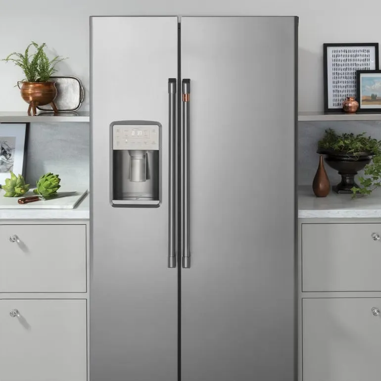 CAFE 21,9 Cu Ft 36 In Refrigerator Stainless Steel French door - CZS22MP2NS1