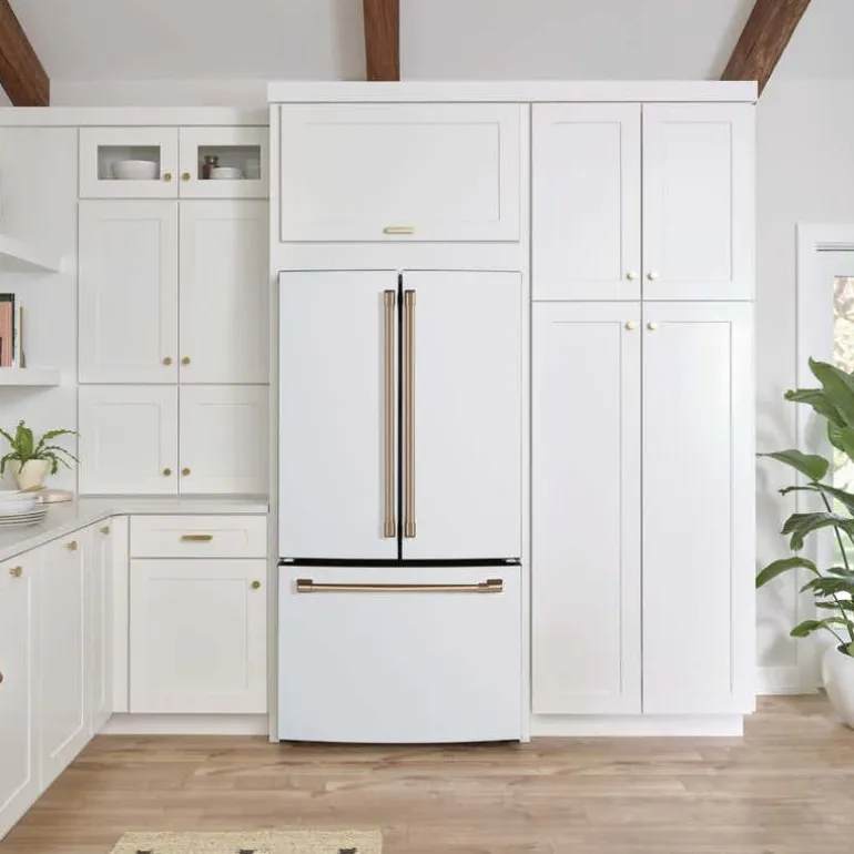 CAFE 18.6 Cu Ft 33 In Refrigerator White Bottom Freezer, French door - CWE19SP4NW2