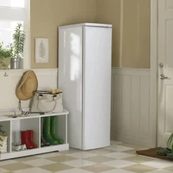 DANBY 7,1 Cu Ft Freezer White, Vertical, 22