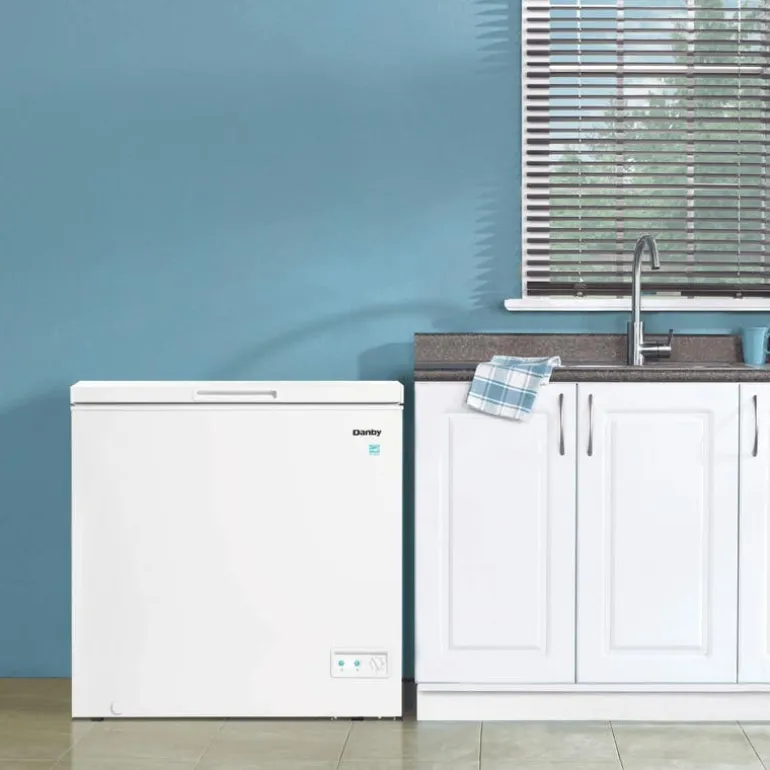 DANBY 7 Cu Ft Freezer White, Honrizontal, 33" - DCF070A5WDB