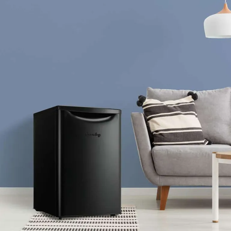 DANBY 2.6 Cu Ft Refrigeraor Black Compact - DAR026A2BDB