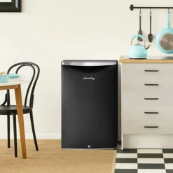 DANBY 4,3 Cu Ft Refrigerator Black Compact - DAR044A6MDB