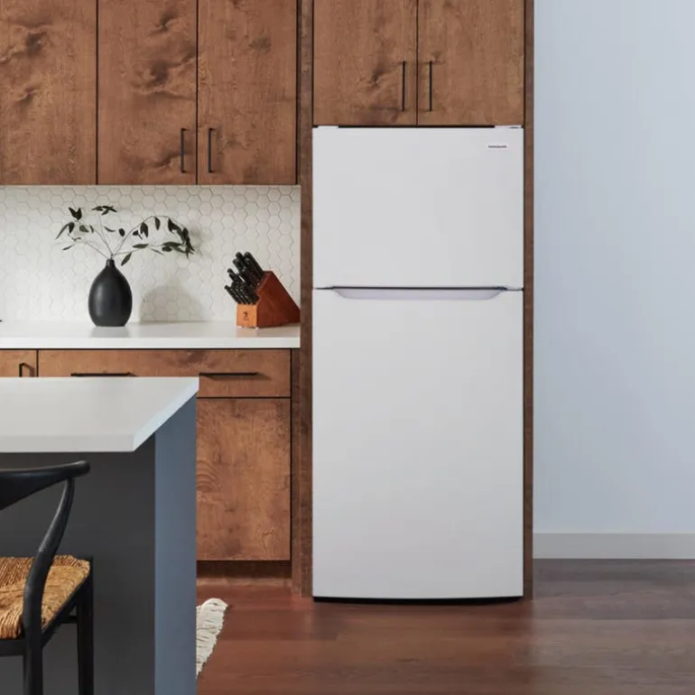 FRIGIDAIRE 18 Cu Ft 30 In Refrigerator White Top Freezer - FRTE1835AW