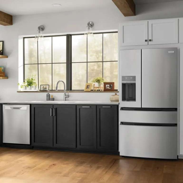 FRIGIDAIRE 26,3 Cu Ft 36 In Refrigerator Stainless Bottom Freezer, French door - FRMS2733AV