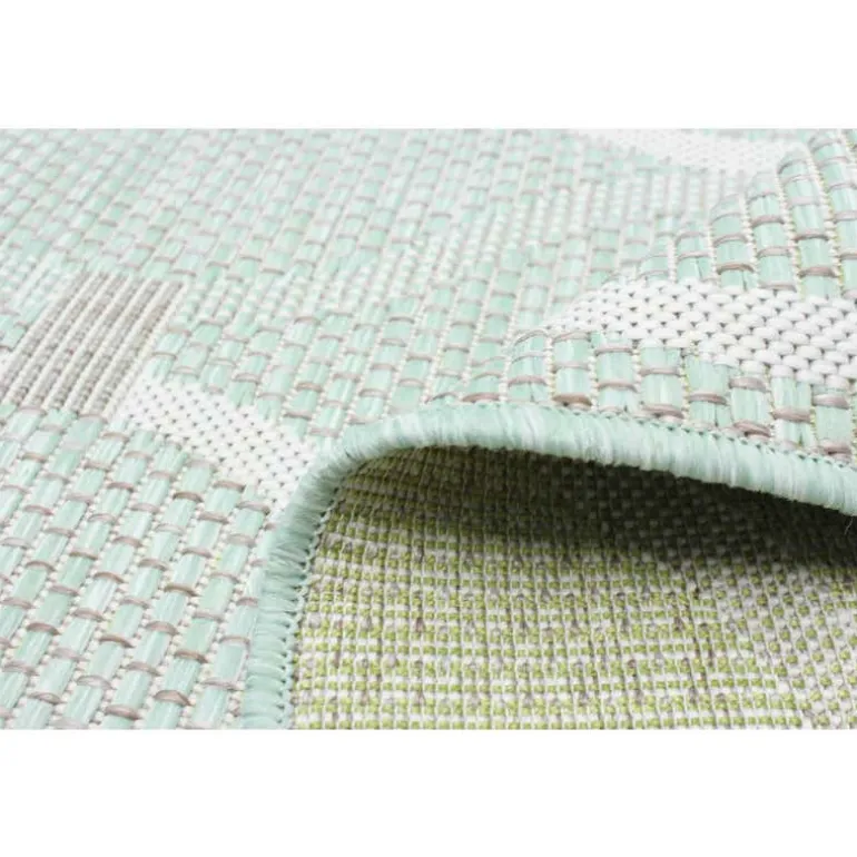 Indoor or Outdoor Rug - 5 x 7