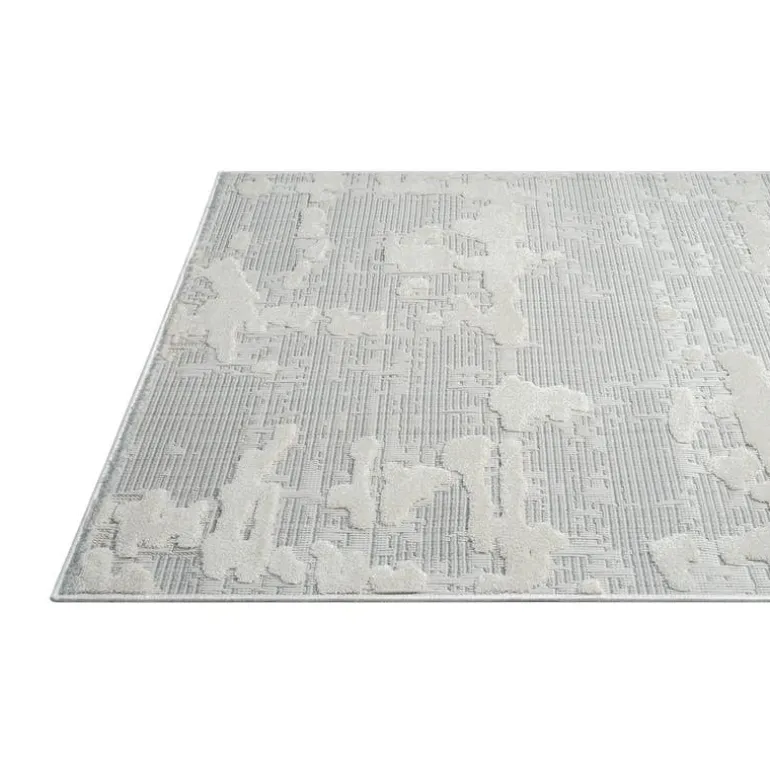 Indoor or Outdoor Rug - 5 x 8