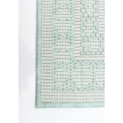 Indoor or Outdoor Rug - 5 x 7