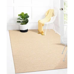Indoor or Outdoor Rug - 7 x 10
