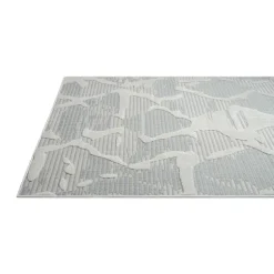 Indoor or Outdoor Rug - 5 x 8