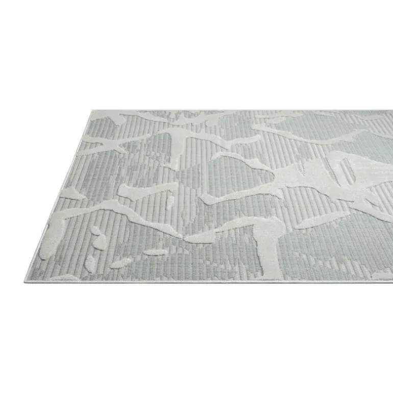 Indoor or Outdoor Rug - 5 x 8