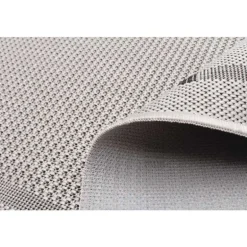 Indoor or Outdoor Rug - 4 x 6