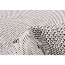 Indoor or Outdoor Rug - 4 x 6