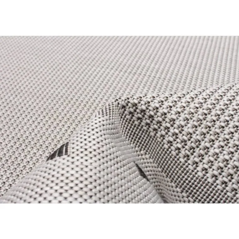 Indoor or Outdoor Rug - 4 x 6