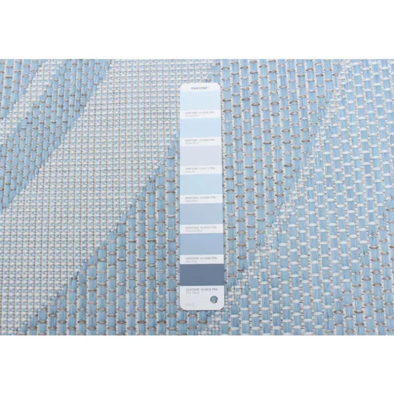 Indoor or Outdoor Rug - 5 x 7