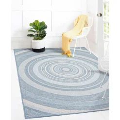 Indoor or Outdoor Rug - 5 x 7