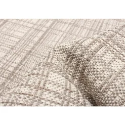 Indoor or Outdoor Rug - 4 x 6