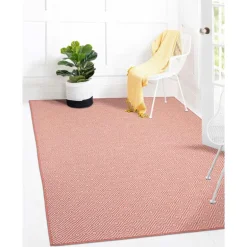 Indoor or Outdoor Rug - 5 x 7