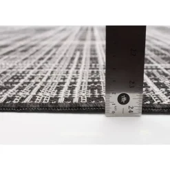 Indoor or Outdoor Rug - 4 x 6