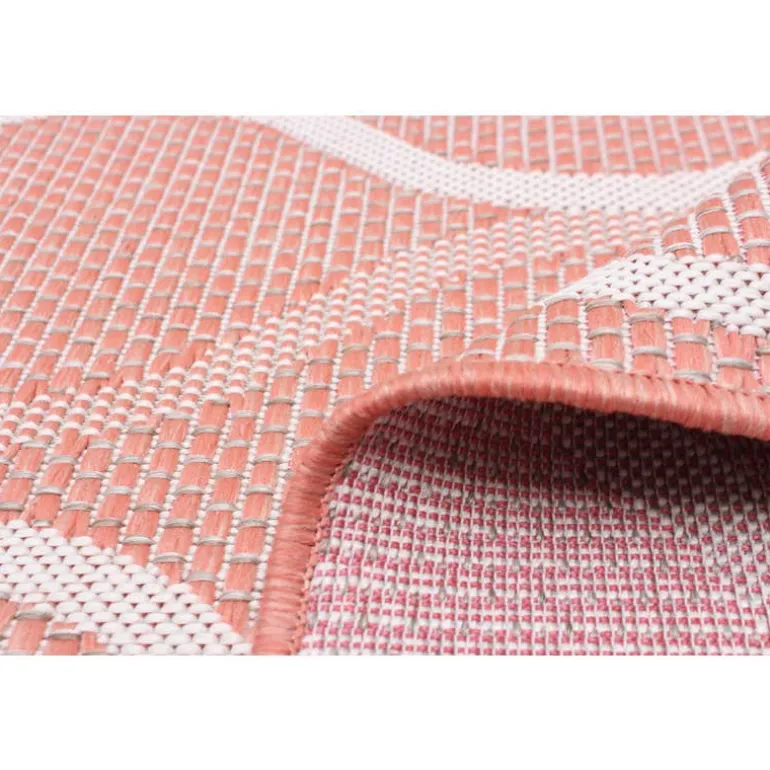 Indoor or Outdoor Rug - 5 x 7