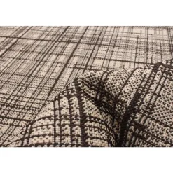 Indoor or Outdoor Rug - 4 x 6