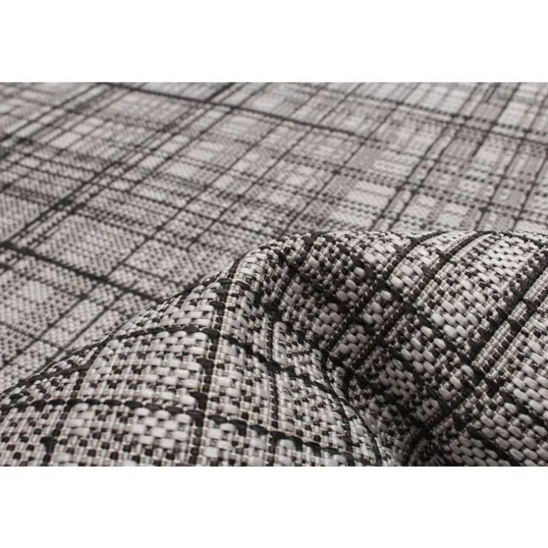 Indoor or Outdoor Rug - 4 x 6