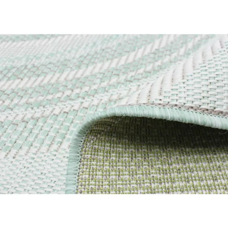 Indoor or Outdoor Rug - 7 x 10