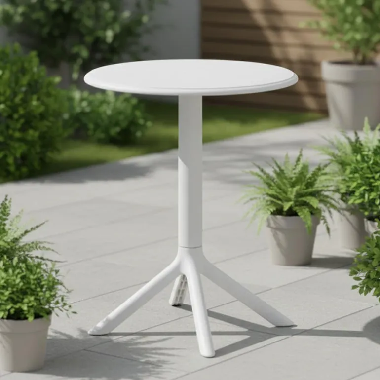 Indoor/Outdoor Resin Round Dining Table – White
