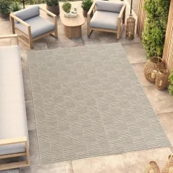 Indoor/Outdoor Rug - 6 x 9 ft