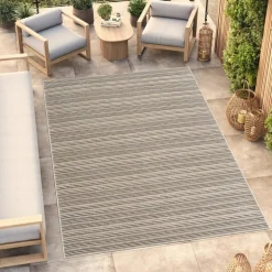 Indoor/Outdoor Rug - 6 x 9 ft