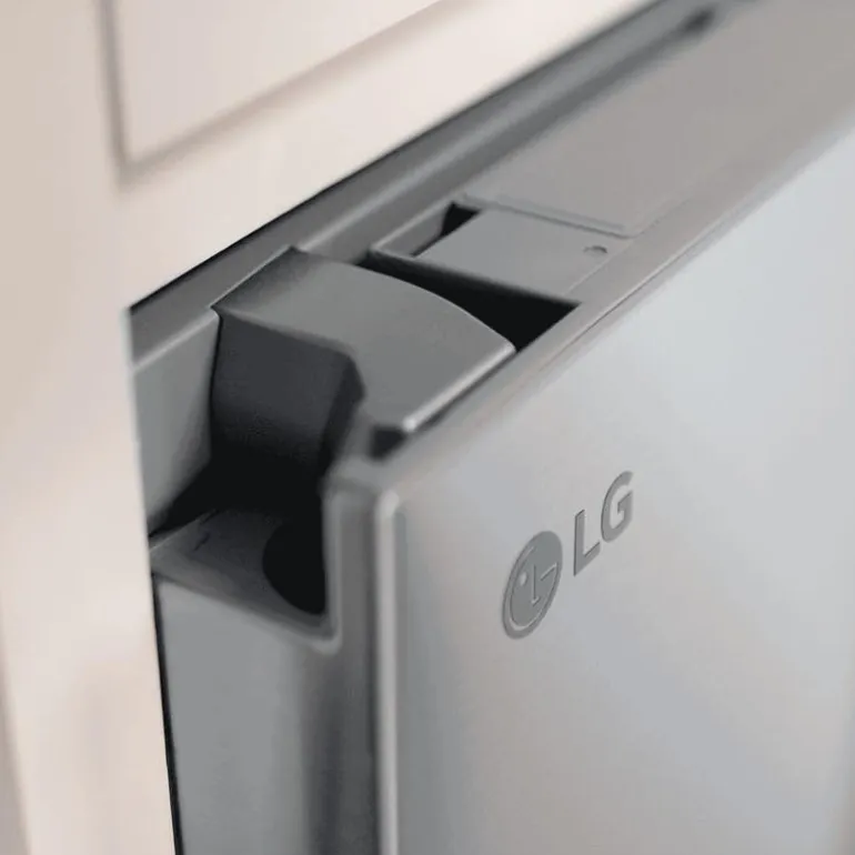 LG 23.7 Cu Ft 36 In Refrigerator Stainless Steel Bottom Freezer, French door - LF24Z6530S