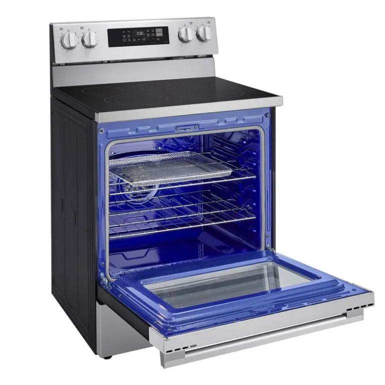 LG Range Stainless Steel 30" Electric Glass-Ceramic - LREN6323YE