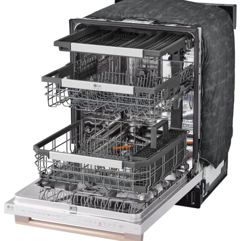 LG STUDIO Dishwasher Built-In White 24" 40dB - SDWB24W3