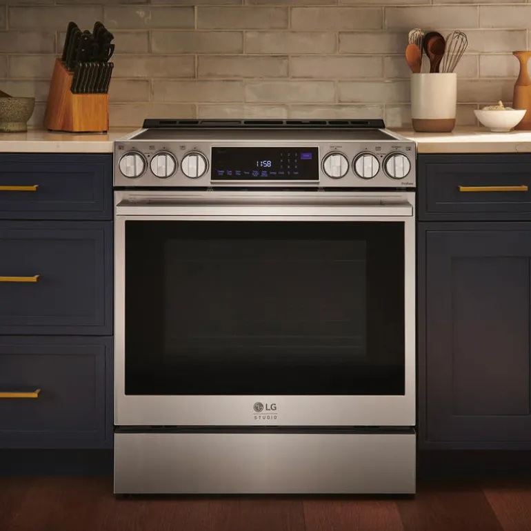 LG STUDIO Range Stainless Steel 30" Electric Induction - LSIS6338F