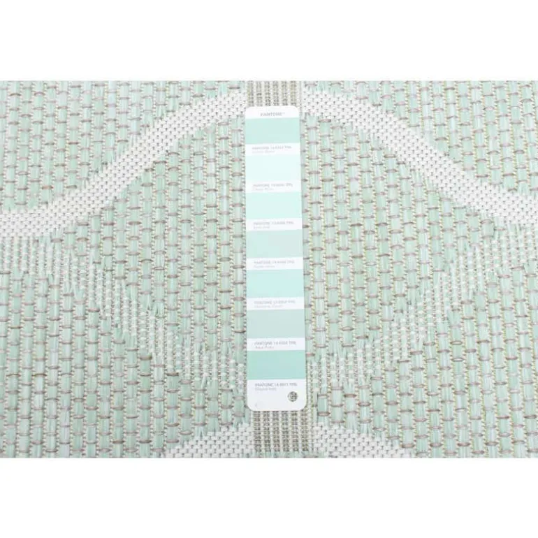Outdoor 7 x 10 ft Rug