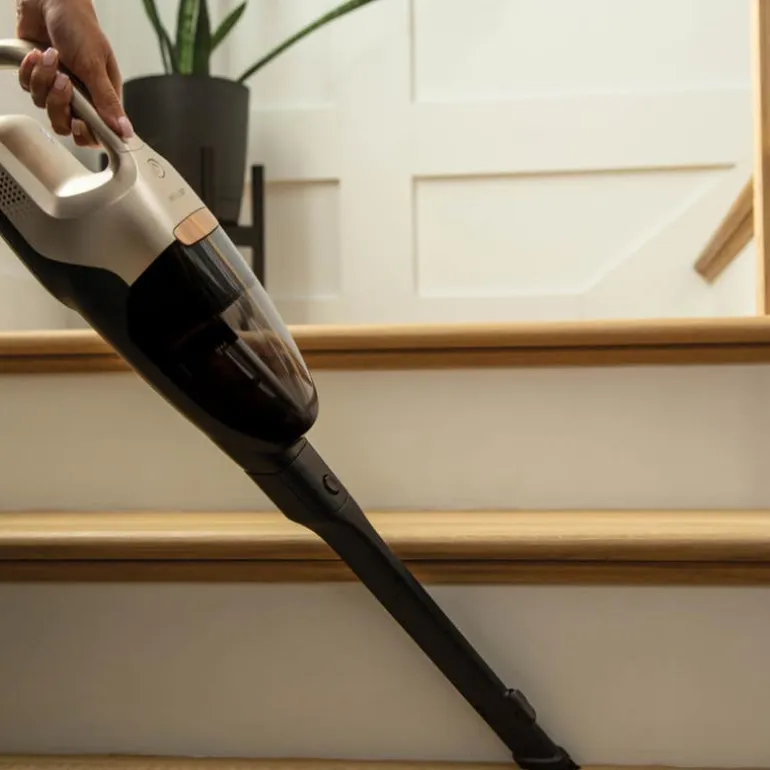 WellQ7 Cordless Hard Floor Vacuum - EHVS35H2AQ